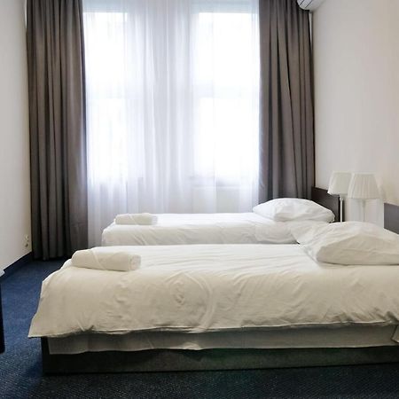 Baza Hotelowa Bobrowiecka 9 Варшава Екстериор снимка