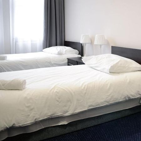 Baza Hotelowa Bobrowiecka 9 Варшава Екстериор снимка