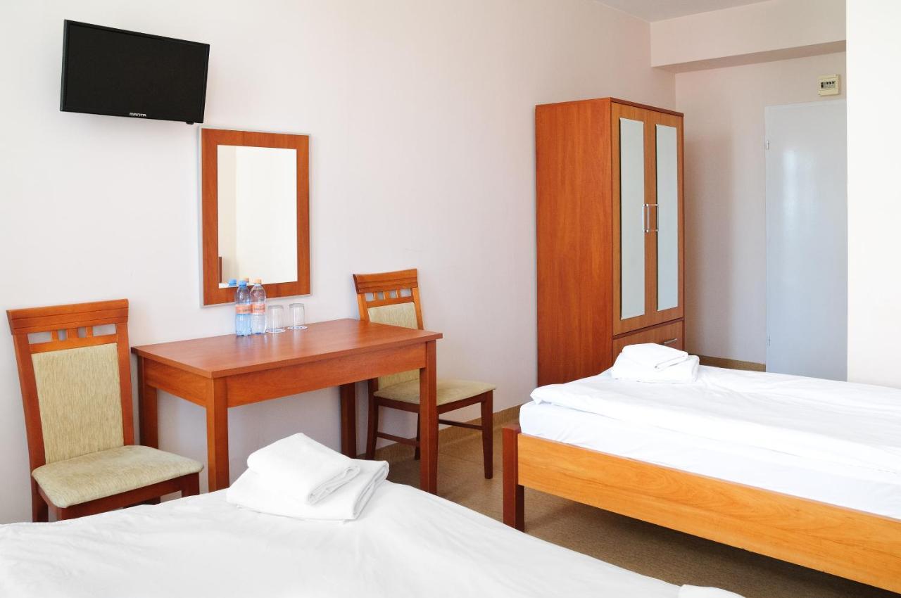 Baza Hotelowa Bobrowiecka 9 Варшава Екстериор снимка