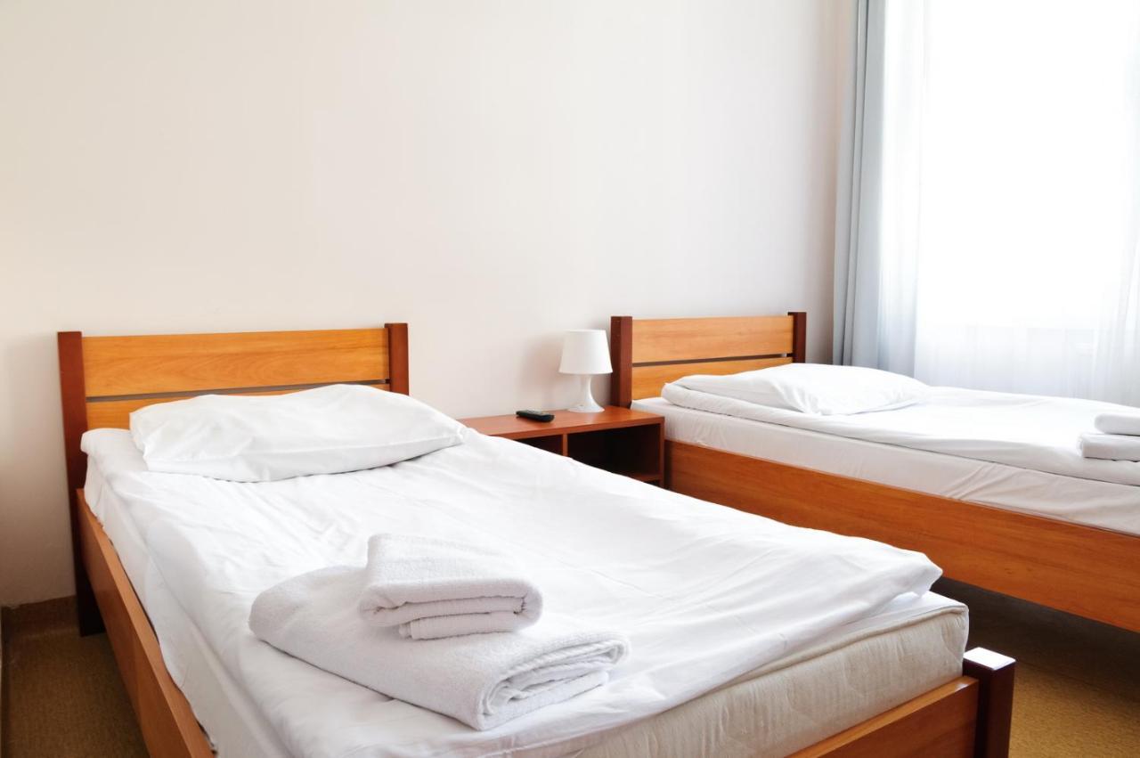 Baza Hotelowa Bobrowiecka 9 Варшава Екстериор снимка
