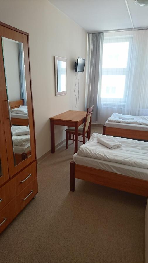 Baza Hotelowa Bobrowiecka 9 Варшава Екстериор снимка