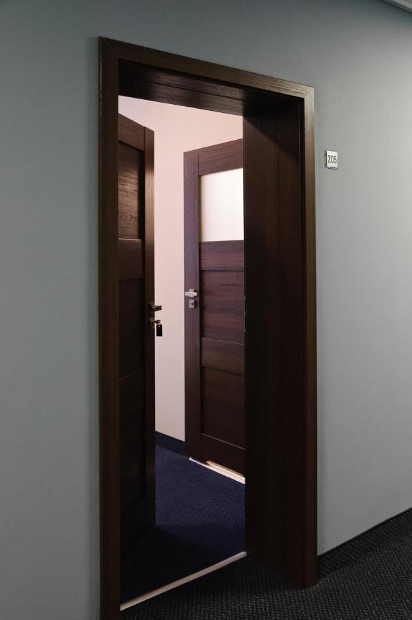 Baza Hotelowa Bobrowiecka 9 Варшава Екстериор снимка