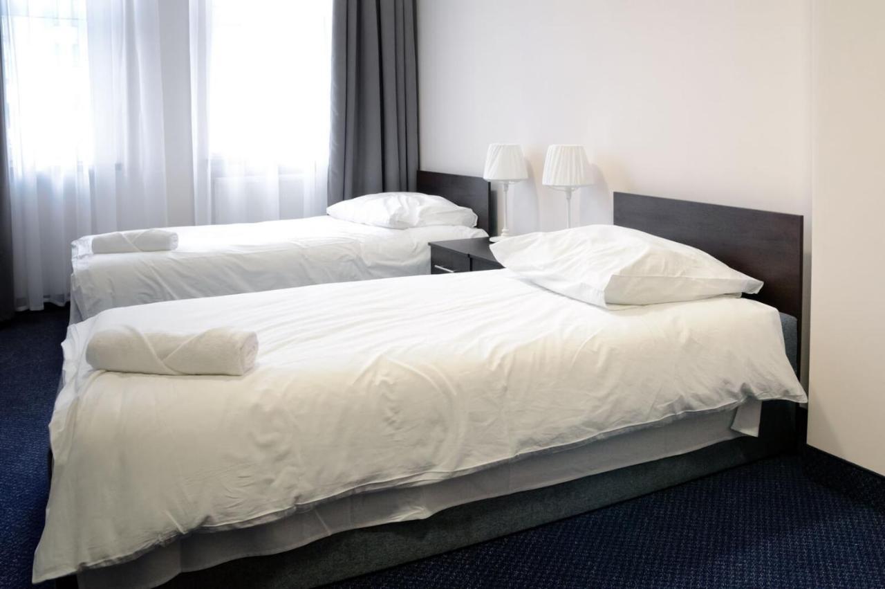 Baza Hotelowa Bobrowiecka 9 Варшава Екстериор снимка